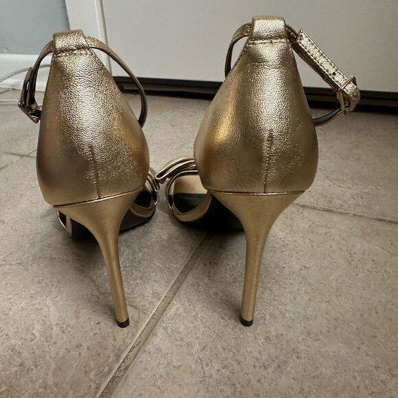 NEW GUESS SIZE 9 Gold Sancia Bow High Heels sandals party - Picture 5 of 7